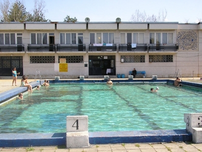 Стафилококи и ешерихия коли в басейните в София