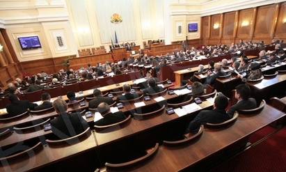 Депутатите се прибират по родните си места две седмици преди изборите
