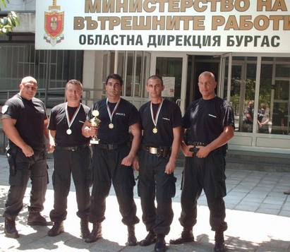 Бургаски бранители първенци в надпревара по полицейска лична защита