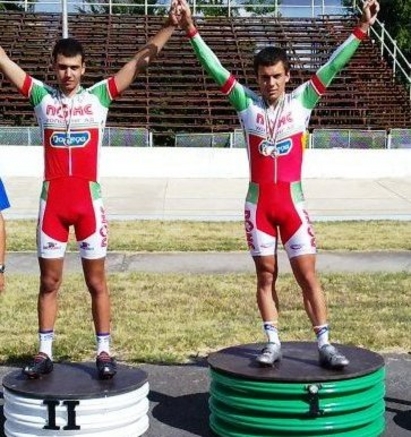 Колоездачите на „Бургас” размазаха конкуренцията на пистата