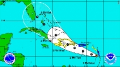 Бурята "Емили" зрее в Карибско море