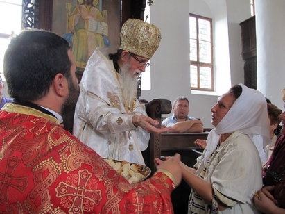 Богомолци от цяла Гърция дойдоха в село Кости за 100-годишния юбилей на църквата