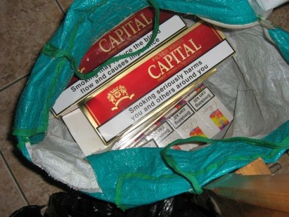 Спипаха стекове цигари без бандерол в „Мерцедес”