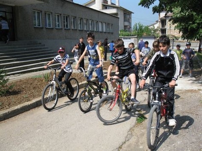 КК “Несебър” качва децата на велосипеди безплатно