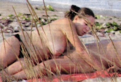 Снимаха режисьора Борис Панкин докато прави секс на плажа