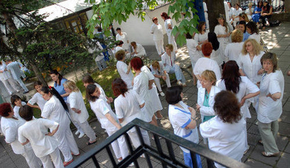 Изпитват медицински сестри в Бургаската болница