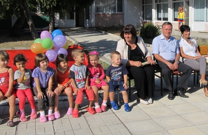 Клоуни и балони на прага в ОДЗ „Ален мак” в Царево