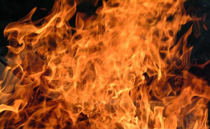 Огромен пожар в рафинерията на "Шел", 250 души в огнения капан