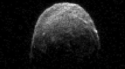 Астероидът 2005 YU55 приближава...