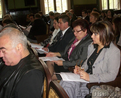 Общинските съветници  от Бургас ще ходят с таблети и  ще заседават в морското казино