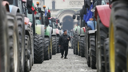 Искат пари от тракторите за да влязат в София