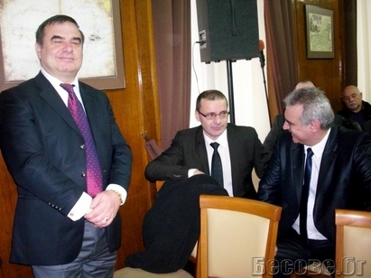 Стоян Иванов и Валентин Касабов готвят поредна порция за Сидеров