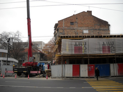 Калпав строител остави без ток центъра на Бургас, парализира бизнеса