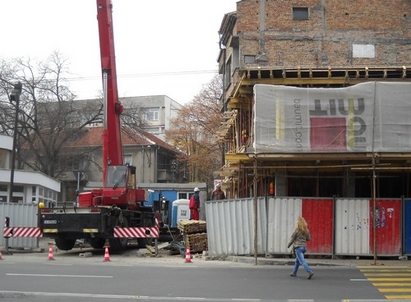 Не пресичайте край Старата поща. Опасно е!