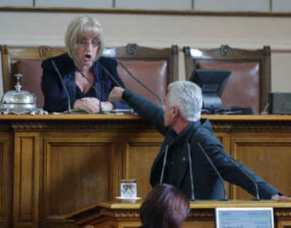 Волен Сидеров побесня в парламента, Цачева го изгони
