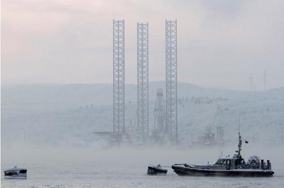 На потъналата петролна сонда в Охотско море имало българин?