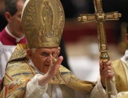 Папата порица "повърхностния блясък и комерсиализацията" на Коледа