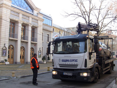 Разчистват колите край ДТ „Адриана Будевска”, Бойко Борисов пристига