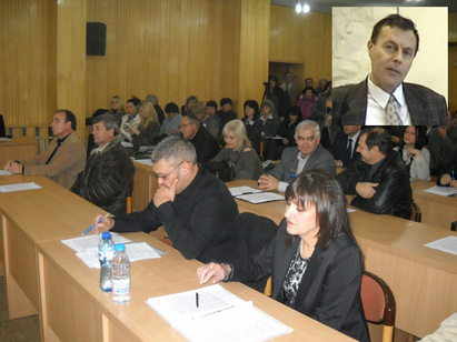 Д-р Карабаджаков запазва ветровития шефски пост в болницата в Средец