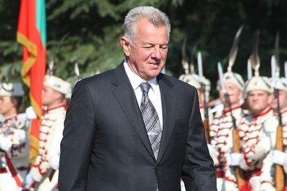 Унгарският президент крал дисертацията си от българин
