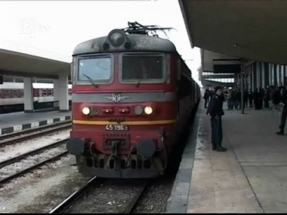 Авария забави влака Бургас-София