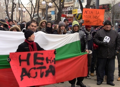 Чакаме решението на Европейския парламент за ACTA