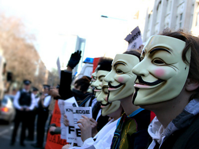 Интерпол арестува 25 от "Анонимните"