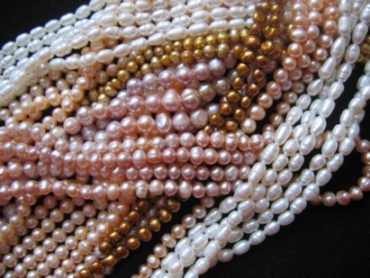 Крадци задигнаха перлите на 51-годишна айтозлийка