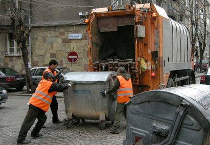 Ринат боклука на Бургас за Първа пролет