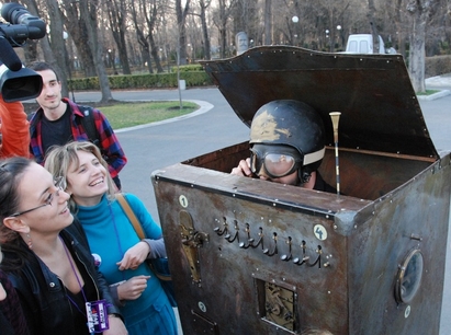 Автомат за рисунки със скрит човек сред атракциите на "Включи града"