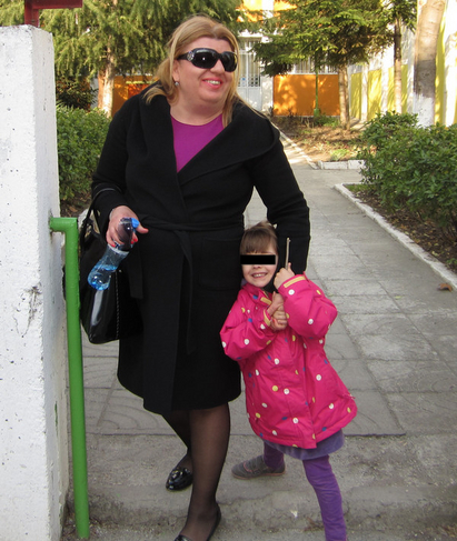 4-годишната дъщеричка на бургаски полицай: Лапам биберона на тати!