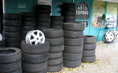 Съставиха 14 акта  на търговци на гуми втора употреба в Бургас