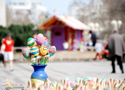 Бургас посреща Великден с огромни рисувани яйца и концерти