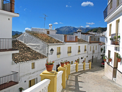 Нашенец купи цяло испанско село
