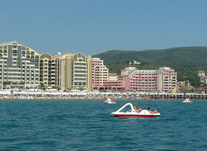 Хотелиерите от Слънчев бряг скочиха срещу техно фестивала през юли, ще им изгони туристите
