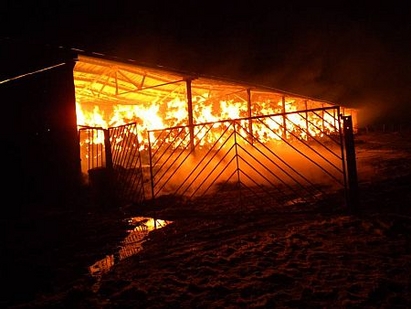 500 бали слама са горели в руенското село Планиница