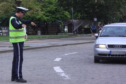 Повече полиция край големите градове по празниците