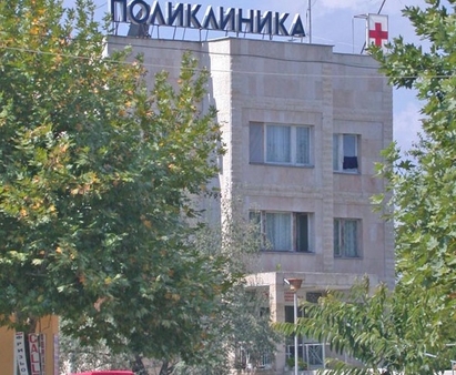 Погнаха шефа на поликлиниката в Приморско, отрязаха "Здравната каса" на Димитров