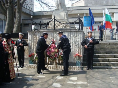 Бургас ще отбележи 6 май с военни ритуали и водосвет