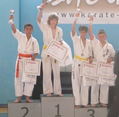 Гордост в Приморско: Сребро за 12-годишния Матей Неделчев по карате