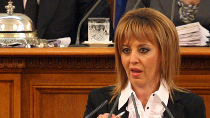 Мая Манолова – най-приказливата в парламента