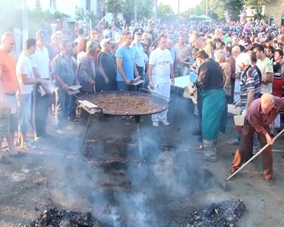 Нестинарството - поругано с алкохол, мазни мезета и... все по-малко нестинари