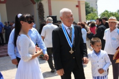 Манджуков-брат  провъзгласен за архонт  след дарение от 1 милион