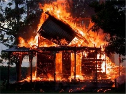 Пожар изпепели дома на 76-годишен мъж край Малко Търново