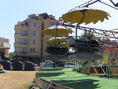 Общината ще пази лунапарк да не тормози туристите в Приморско