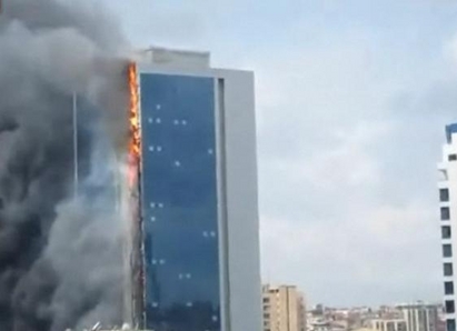 Голям пожар избухна в небостъргач в Истанбул