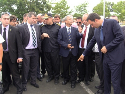 Показаха на израелския министър Месежников къде камикадзето взриви бомбата