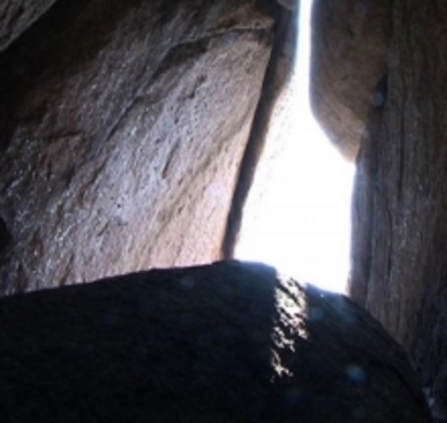 Сензация в Приморско: откриха нова пещера-утроба край Ропотамо