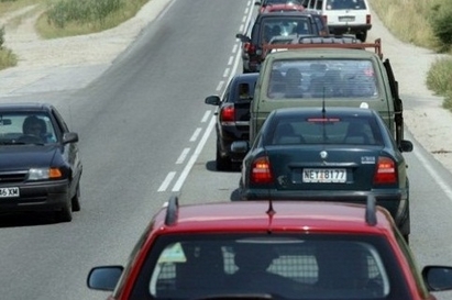 Пътят към Бургас се задръсти, индианската нишка пълзи с 1 км в час