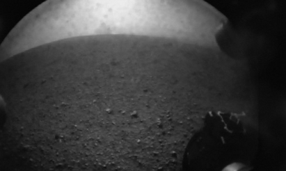 "Curiosity" кацна на Марс